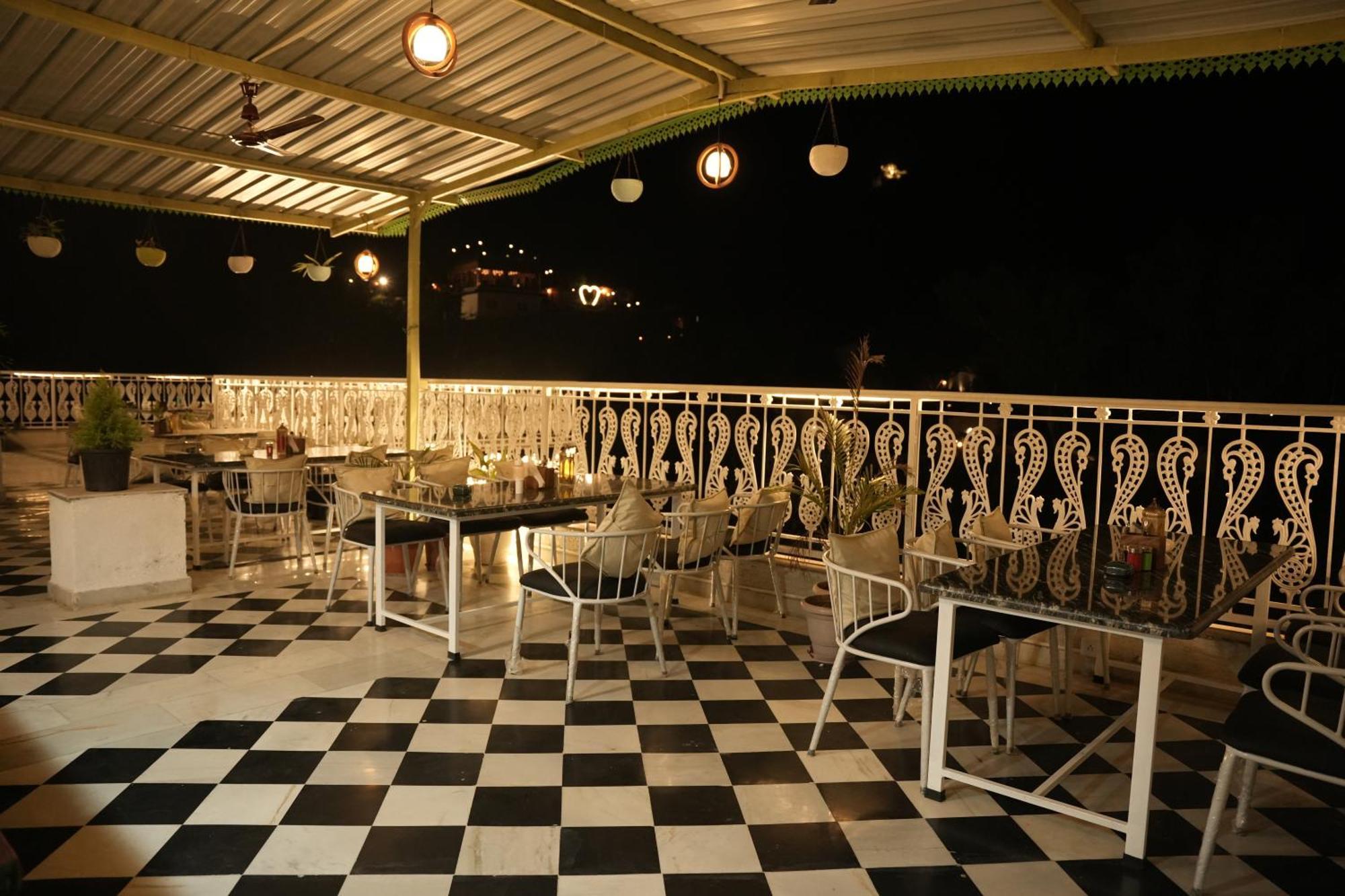 Hotel Karohi Villa Udaipur Buitenkant foto